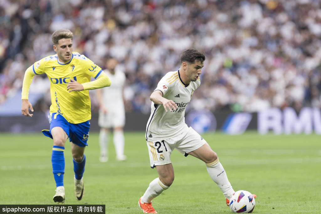 以其丰富的 以其丰富的