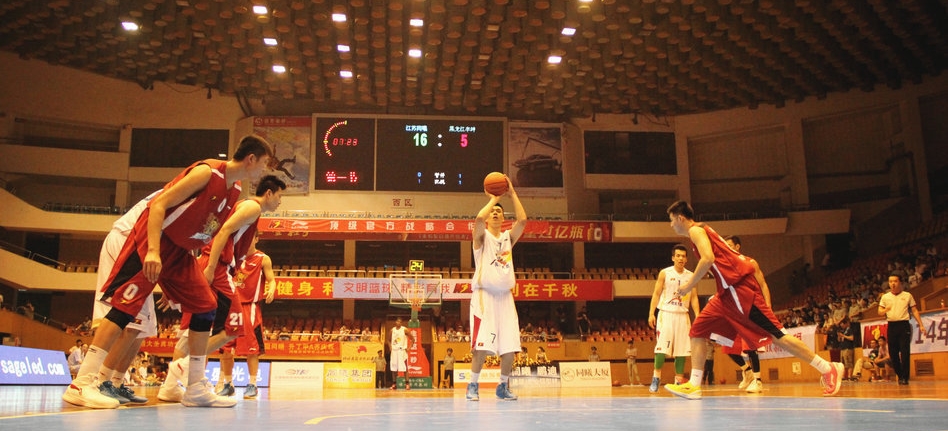 不仅是对当 不仅是对当