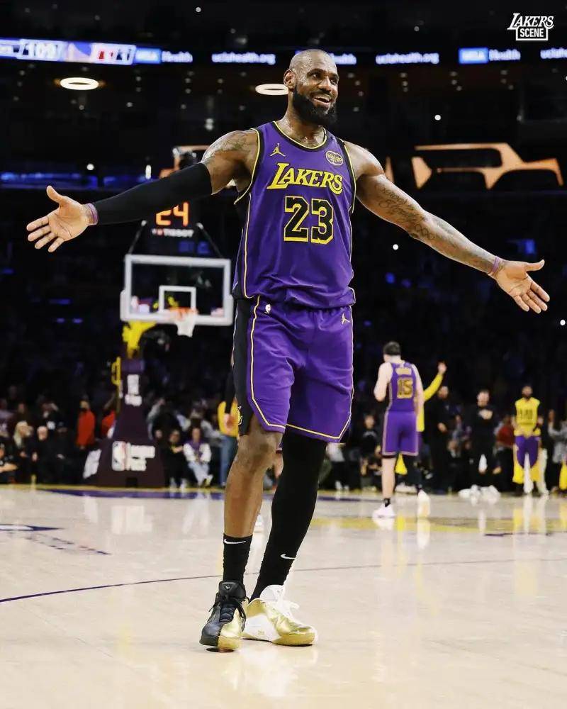 迫使勇士更 迫使勇士更